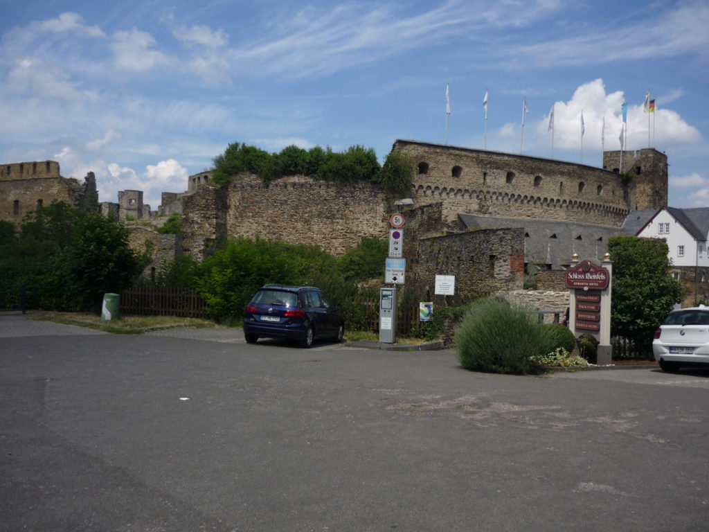 castle from the parking lot