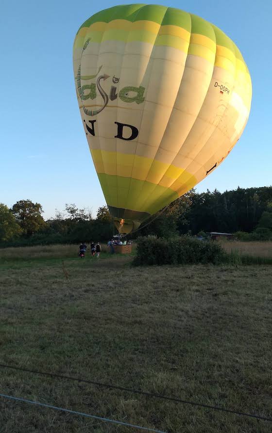 Firefighters running to rescue balloonists